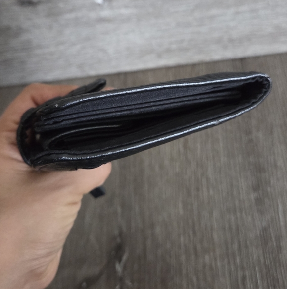 Time and Tru Women's Amelia Bi Fold Wallet Black - Picture 3 of 7